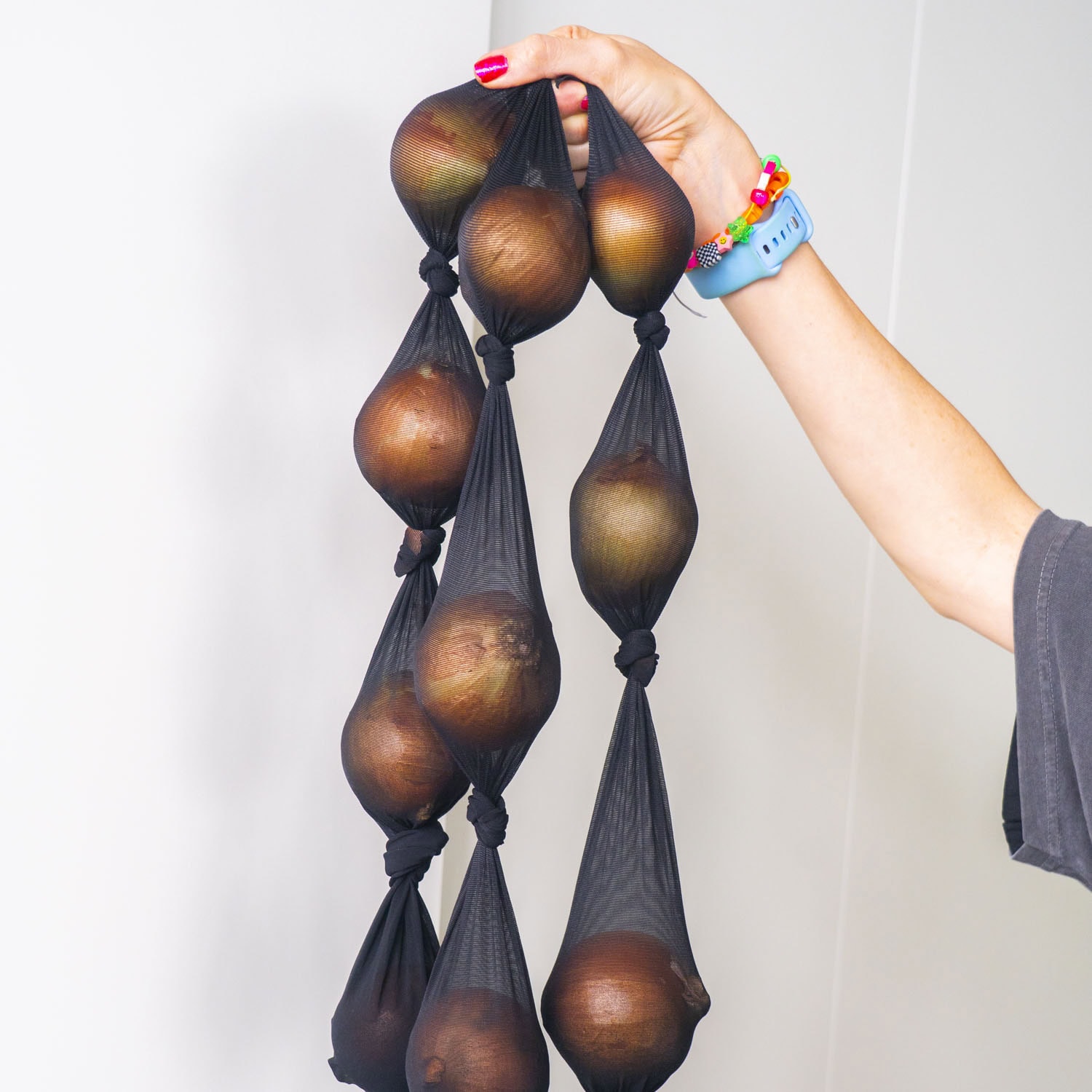 Pantyhose Onion Storage Guide: Best Types & Curing For Longevity